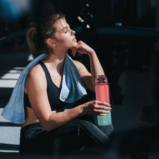 Lekro Waterfles Motivatie – Motiverende Drinkfles met Tijdmarkeringen – Drinkbus met Fruit Filter – 1 Liter – BPA vrij – Roze/Blauw - Image 3