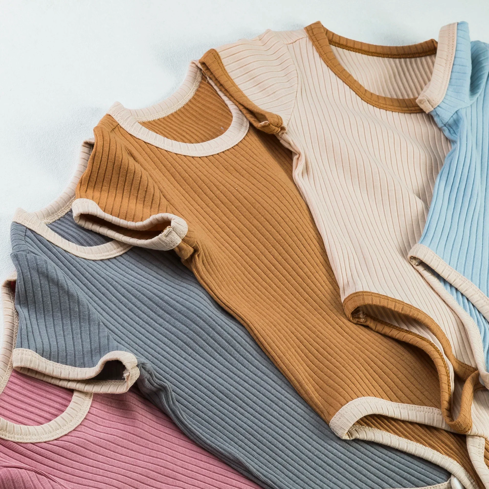 ColorNest™ – Comfortabele Romper met Contrasterende Rand – Baby Essentials Outfitd - Image 5